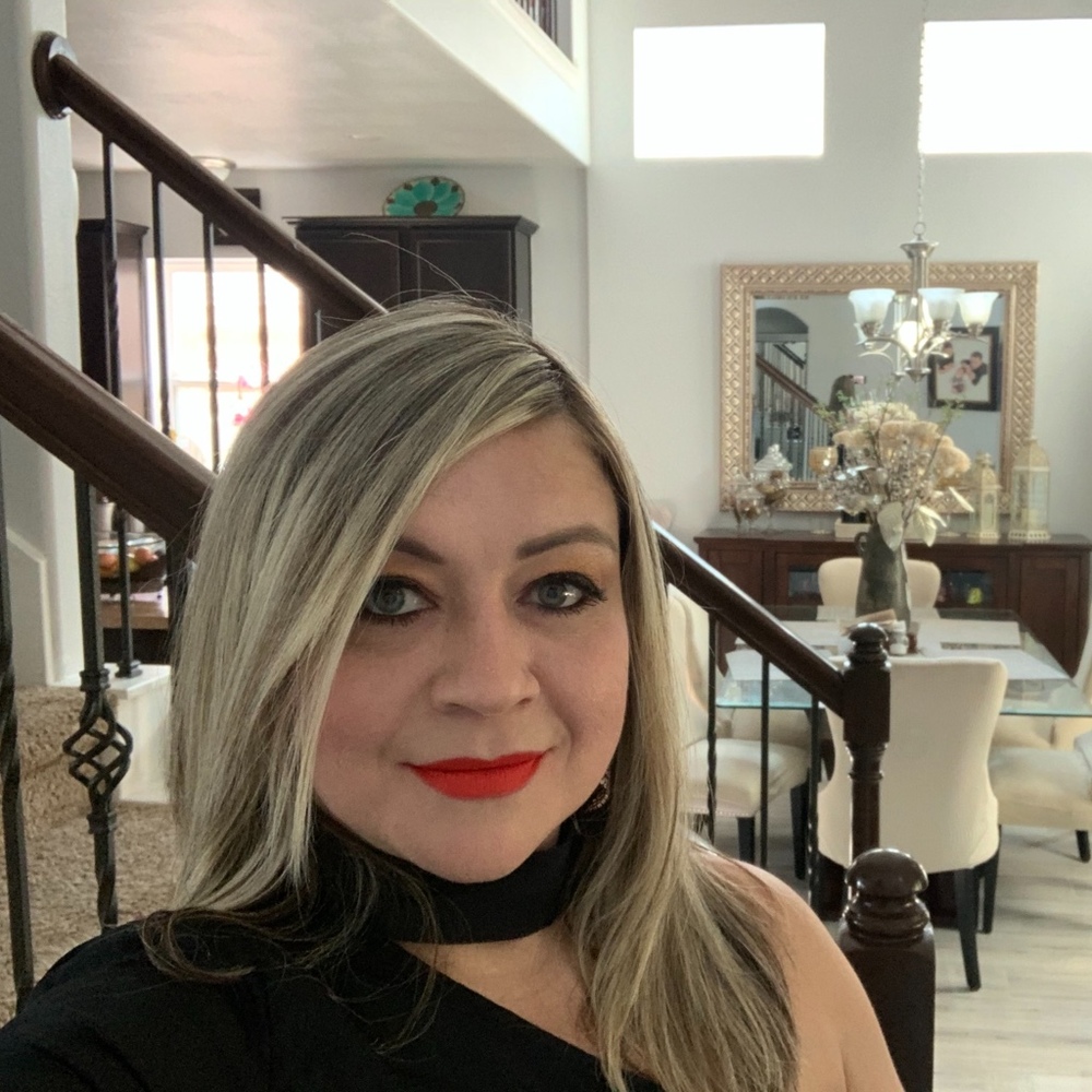 Meet your Posher, Lucy